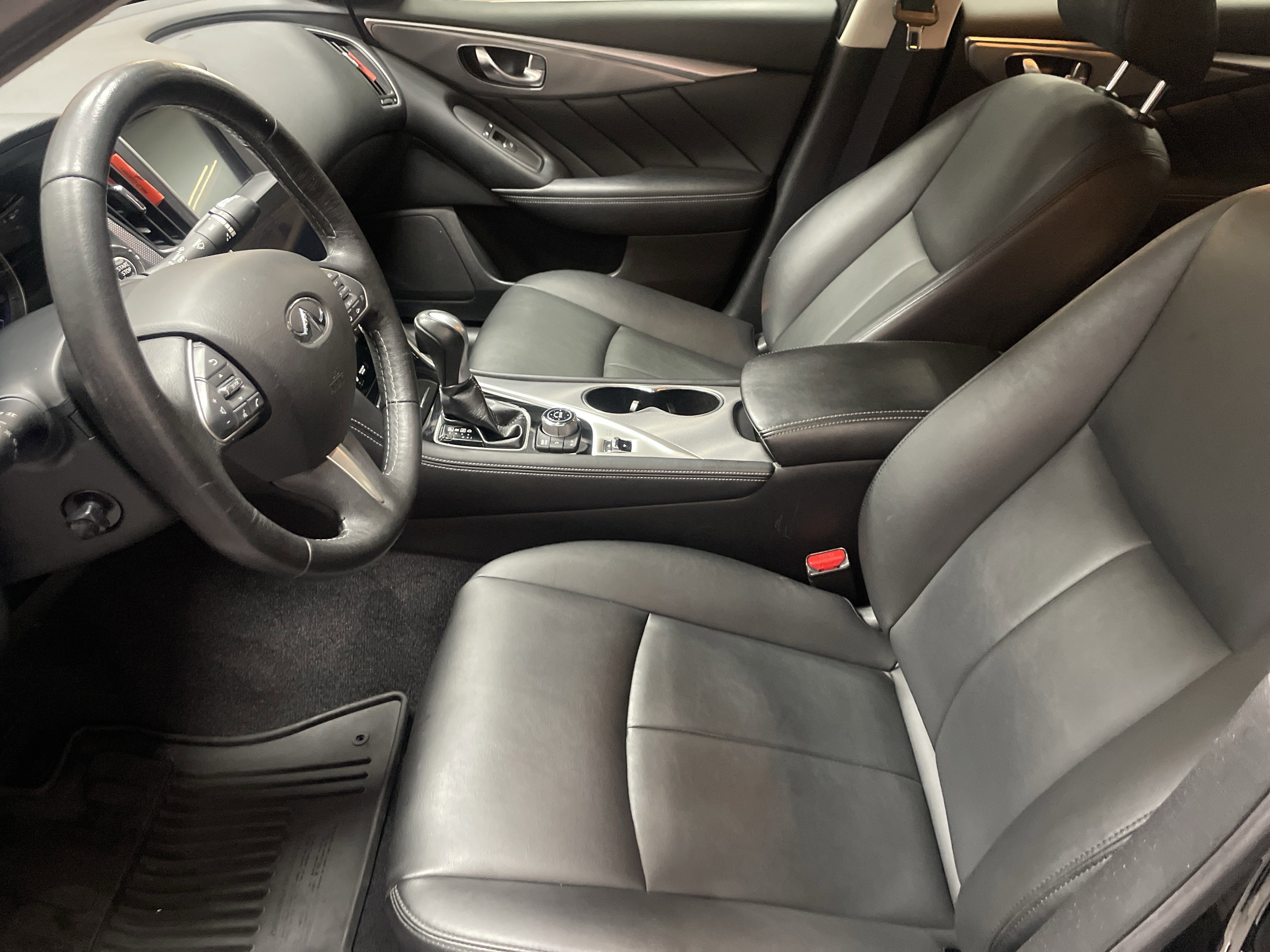 2016 INFINITI Q50 Premium