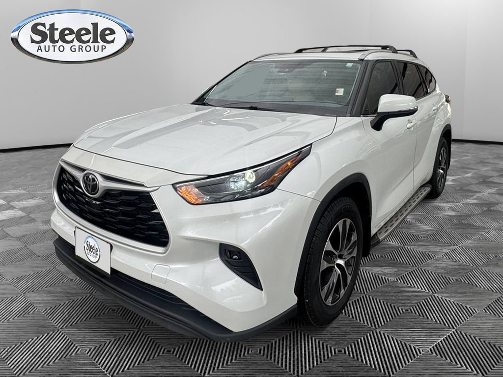 Used 2022 Toyota Highlander XLE
