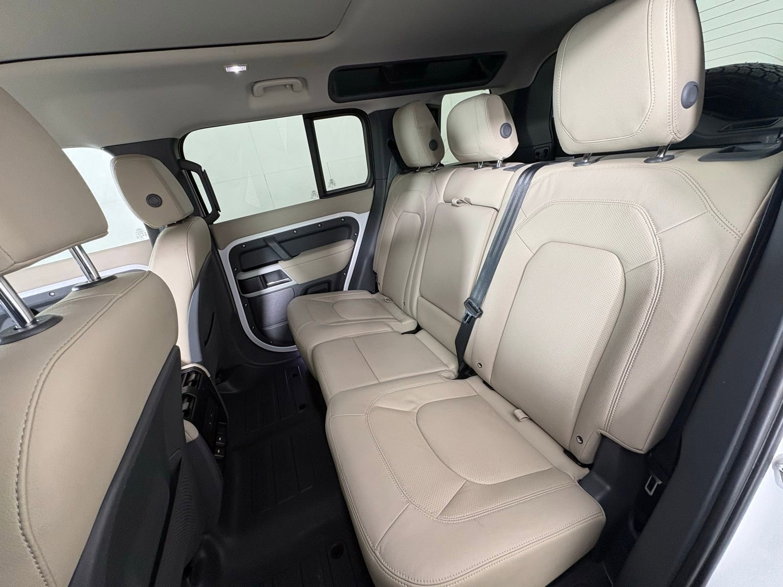 2024 Land Rover Defender 110 S