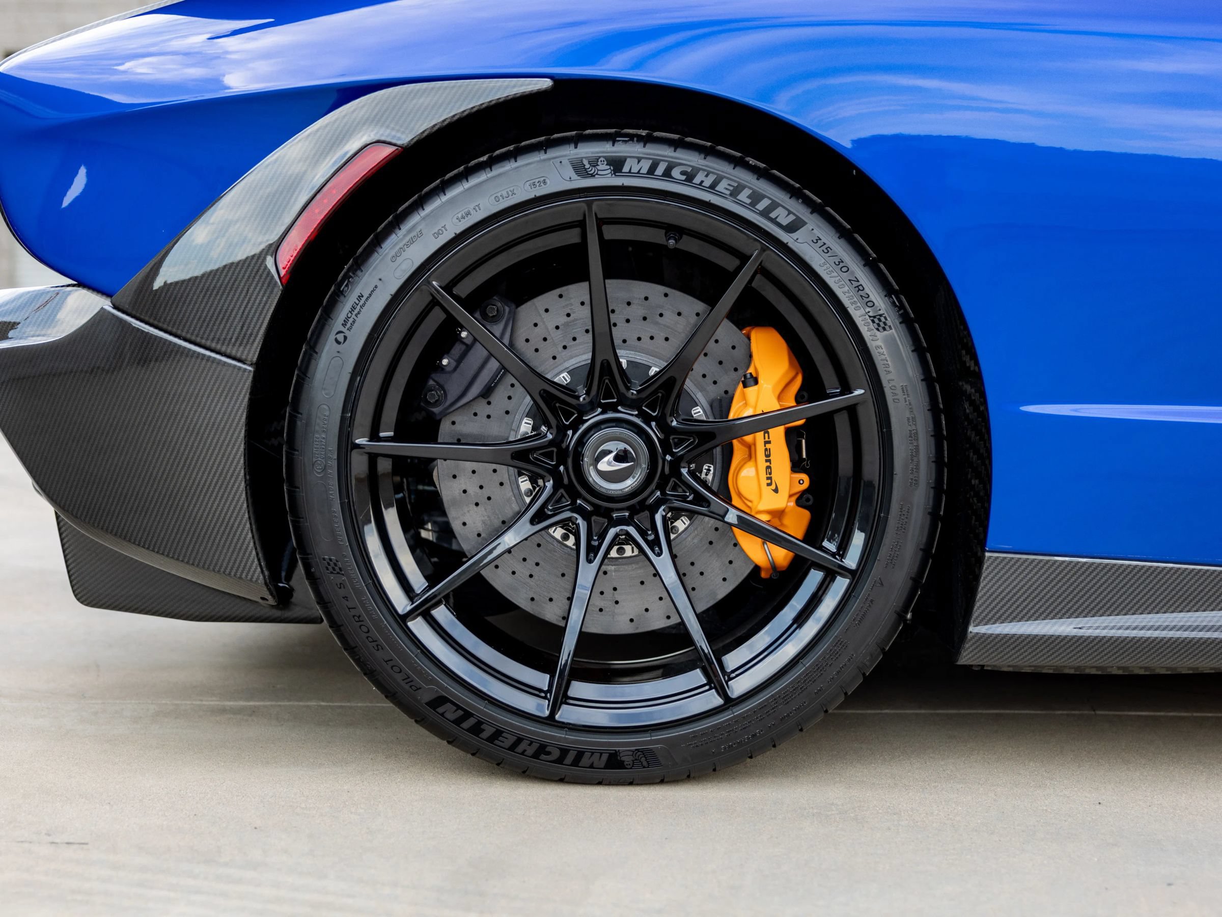 Used 2019 McLaren Senna photo 31