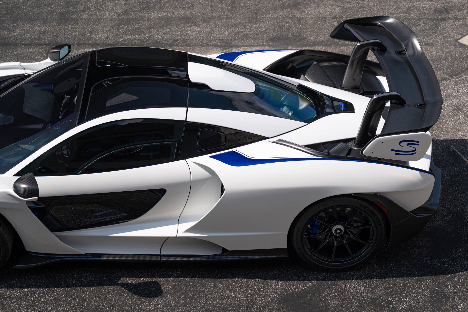 Used 2019 McLaren Senna photo 6