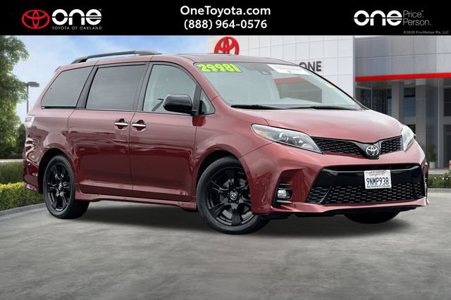 Used 2020 Toyota Sienna SE Premium w/ Nightshade Edition