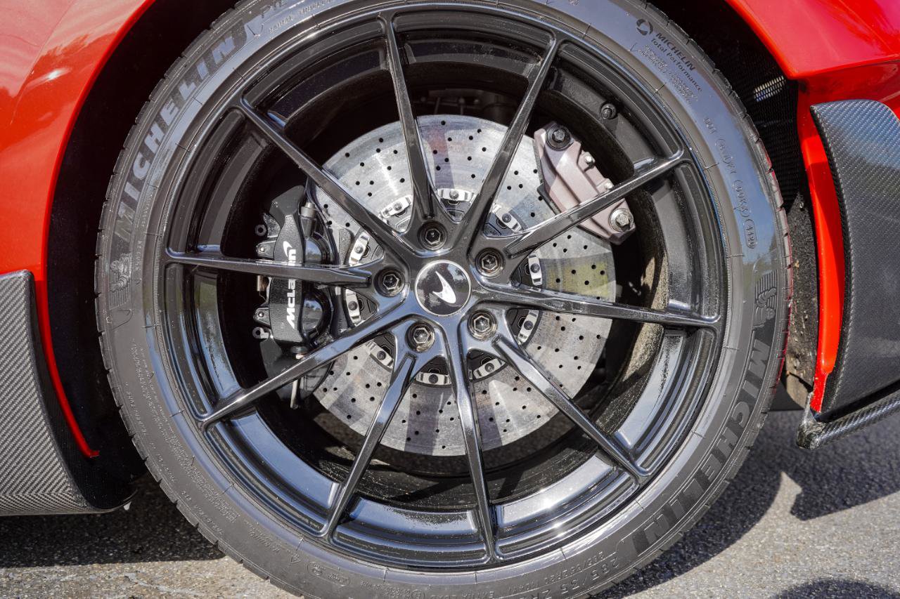 Used 2019 McLaren 600LT photo 11