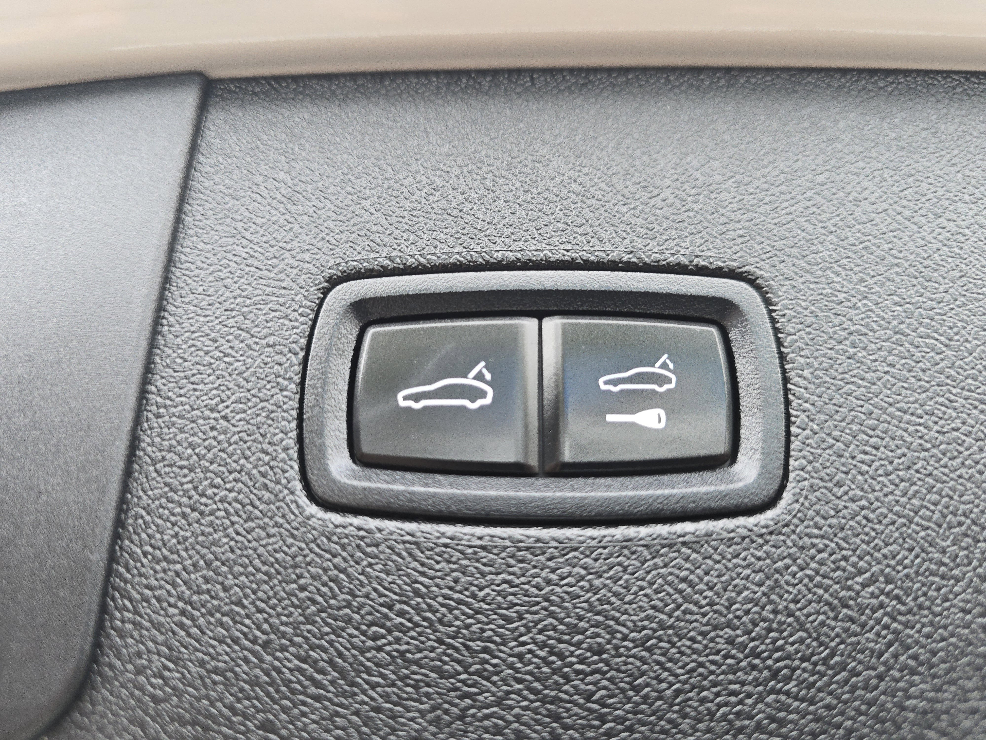 2023 Porsche Cayenne S Platinum