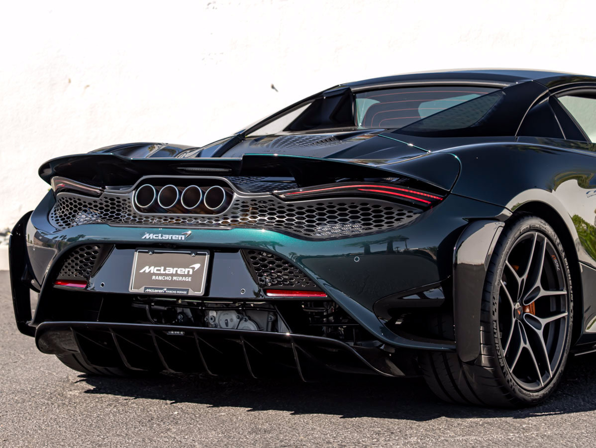 Used 2022 McLaren 765LT photo 12