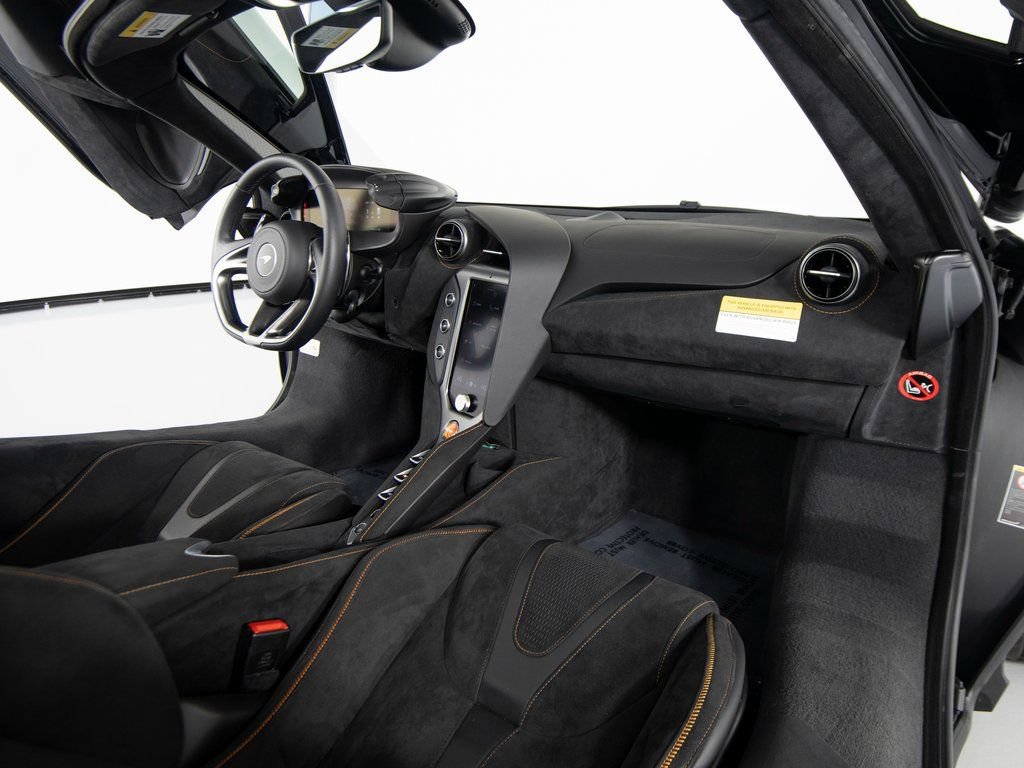 Used 2025 McLaren 750S photo 25