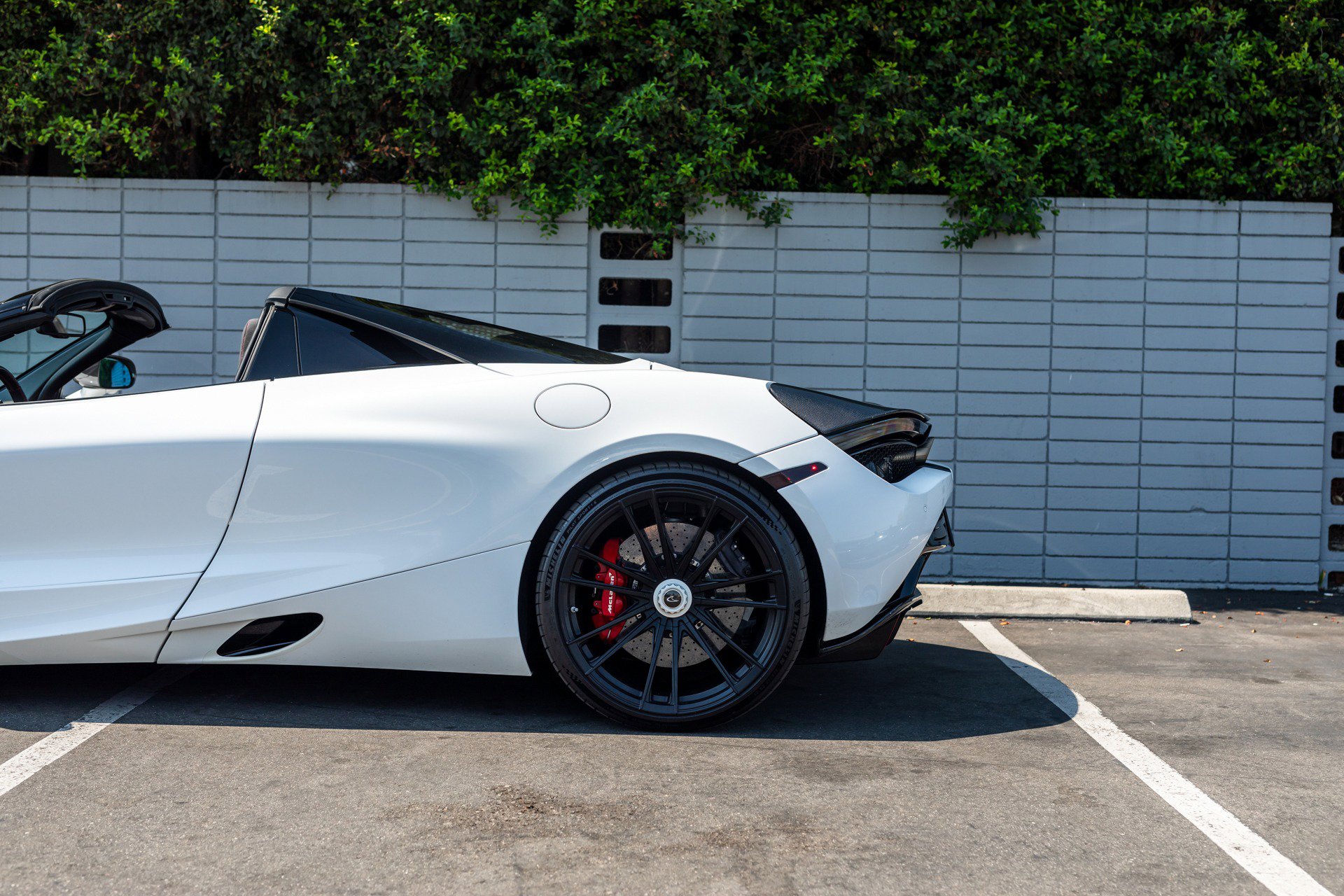 Used 2020 McLaren 720S Performance photo 38