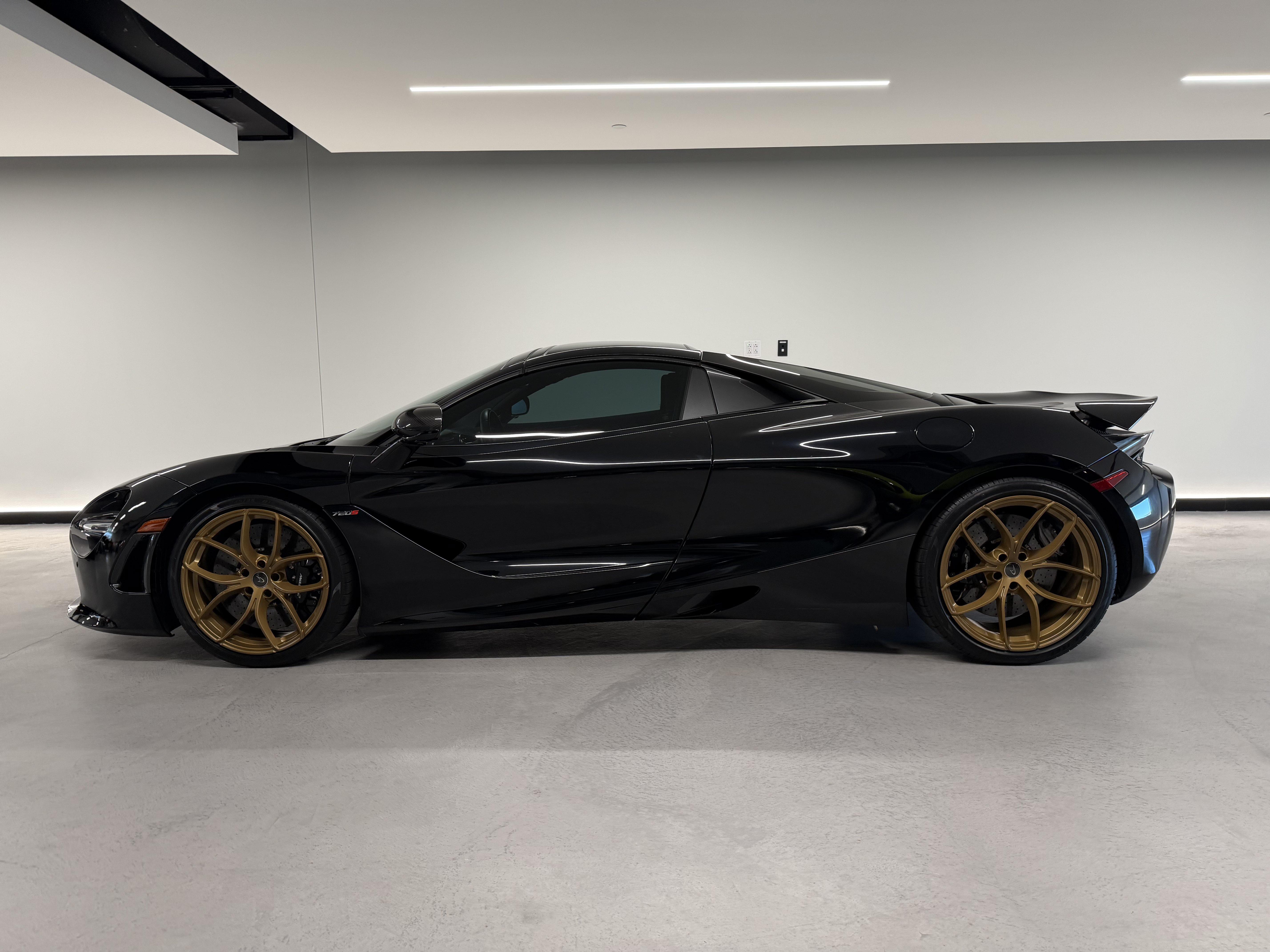 Used 2020 McLaren 720S Luxury 2