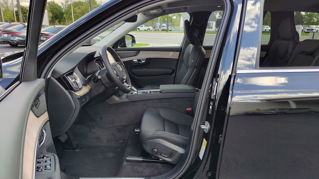 2026 Volvo Xc90 B6 Plus