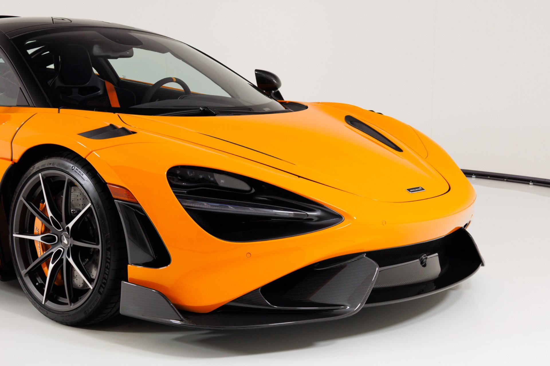 Used 2021 McLaren 765LT photo 61