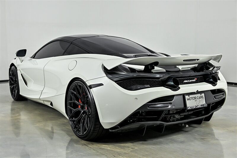 Used 2018 McLaren 720S photo 11