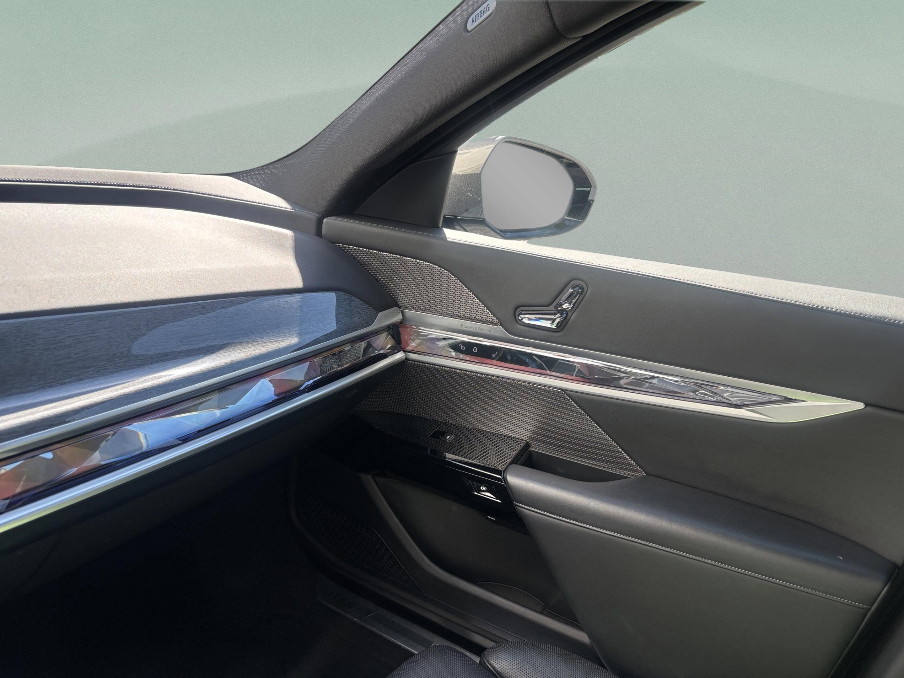 2023 BMW 760i xDrive