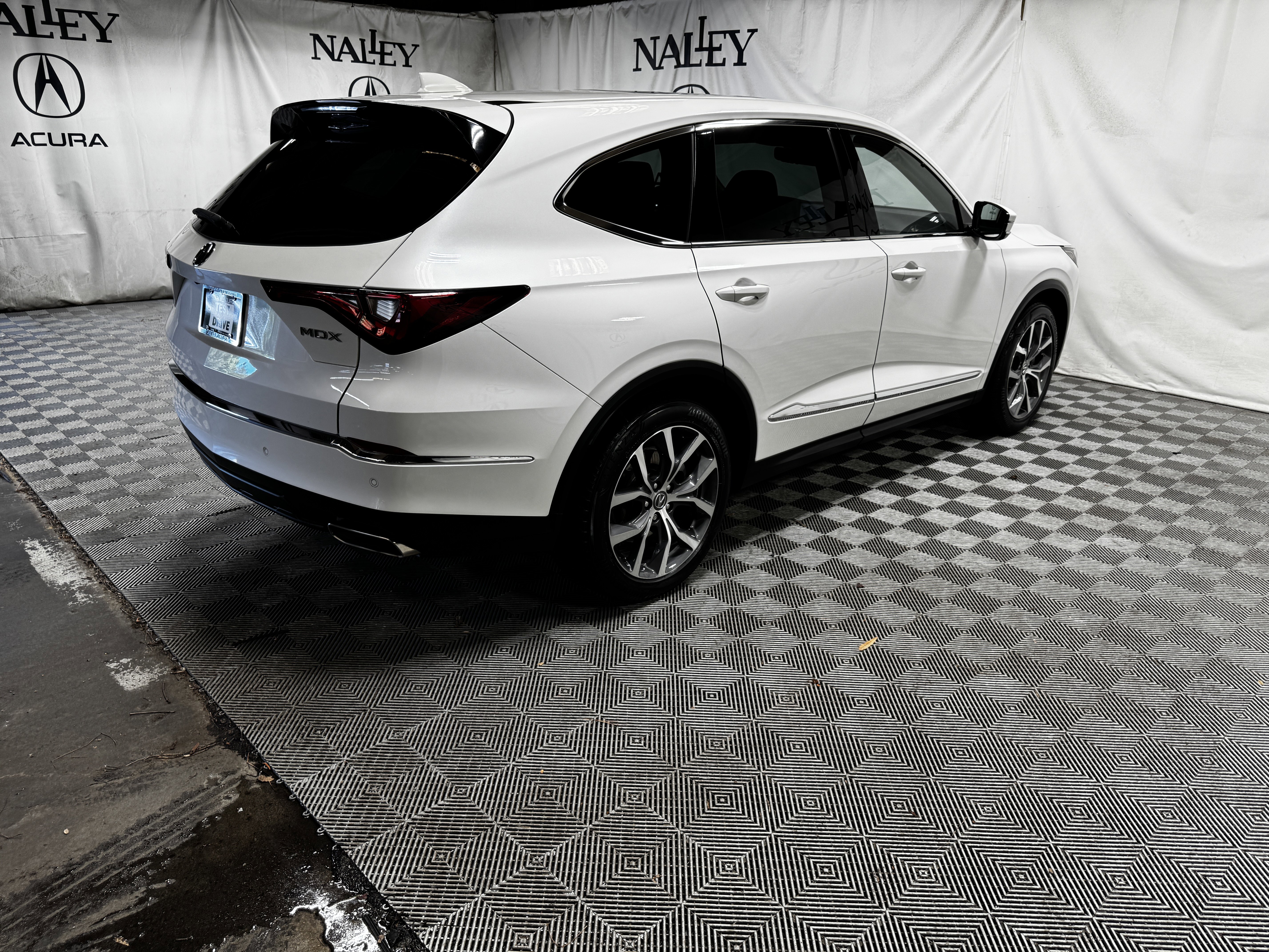 2023 Acura MDX FWD w/ Technology Package