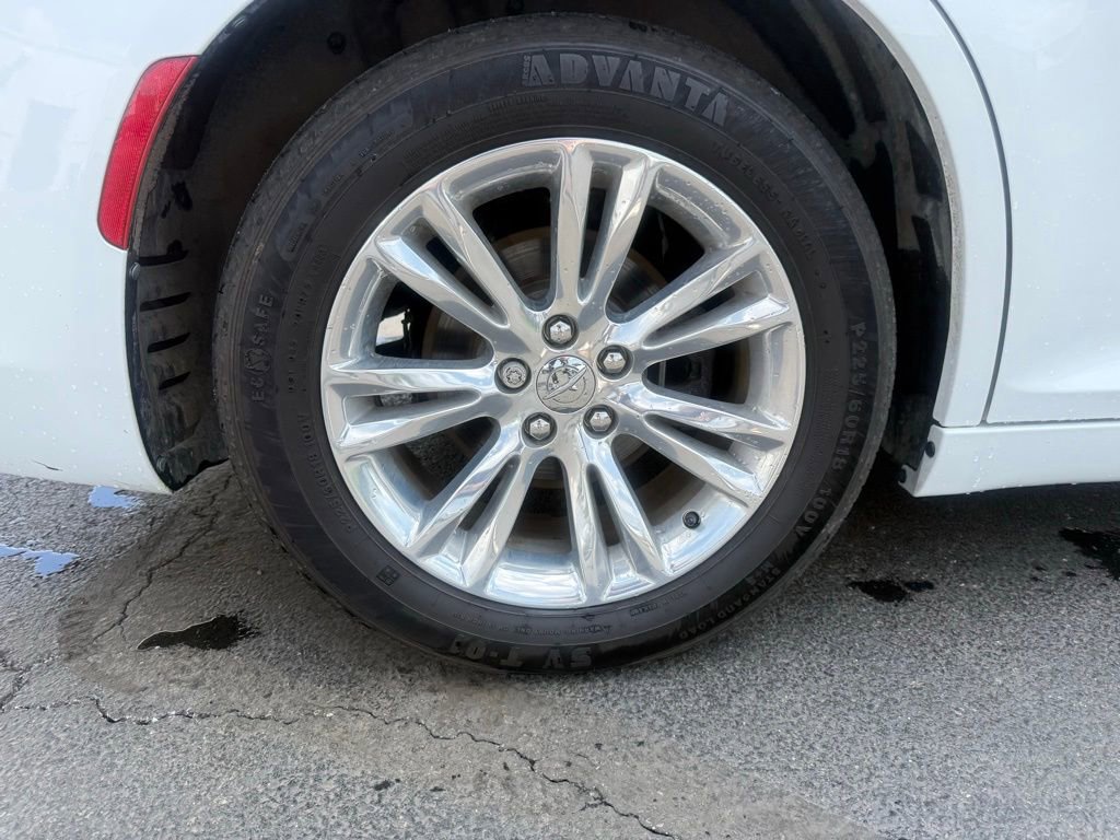 2020 Chrysler 300 Touring L