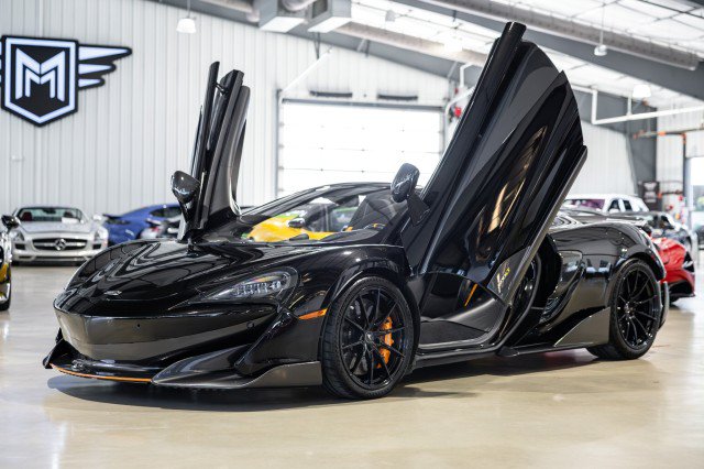 Used 2020 McLaren 600LT Spider photo 2