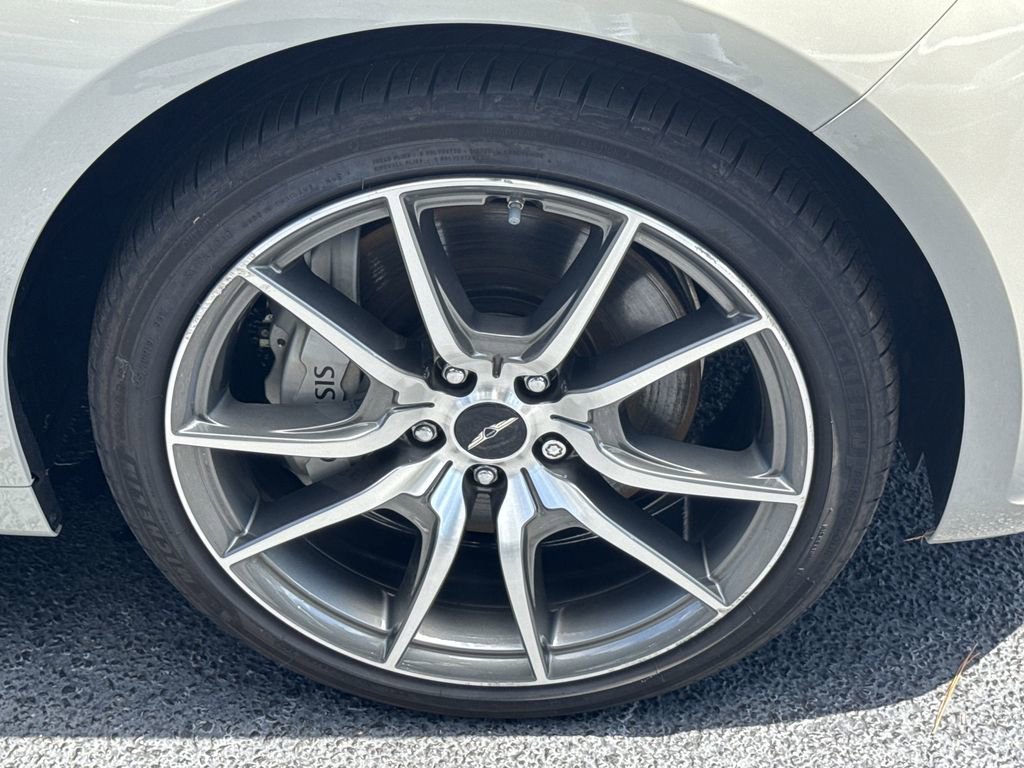 2025 Genesis G70 2.5T