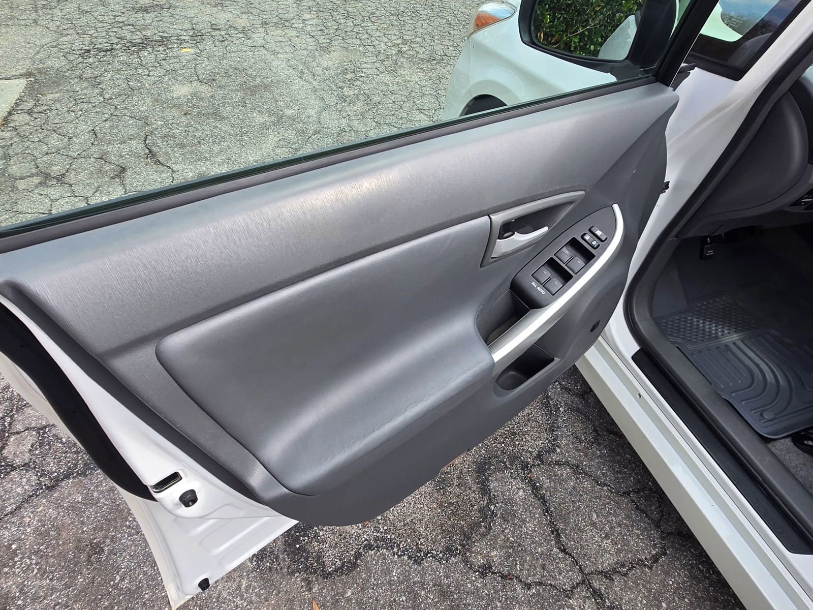 2010 Toyota Prius Two