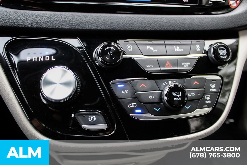 2023 Chrysler Pacifica Touring-L