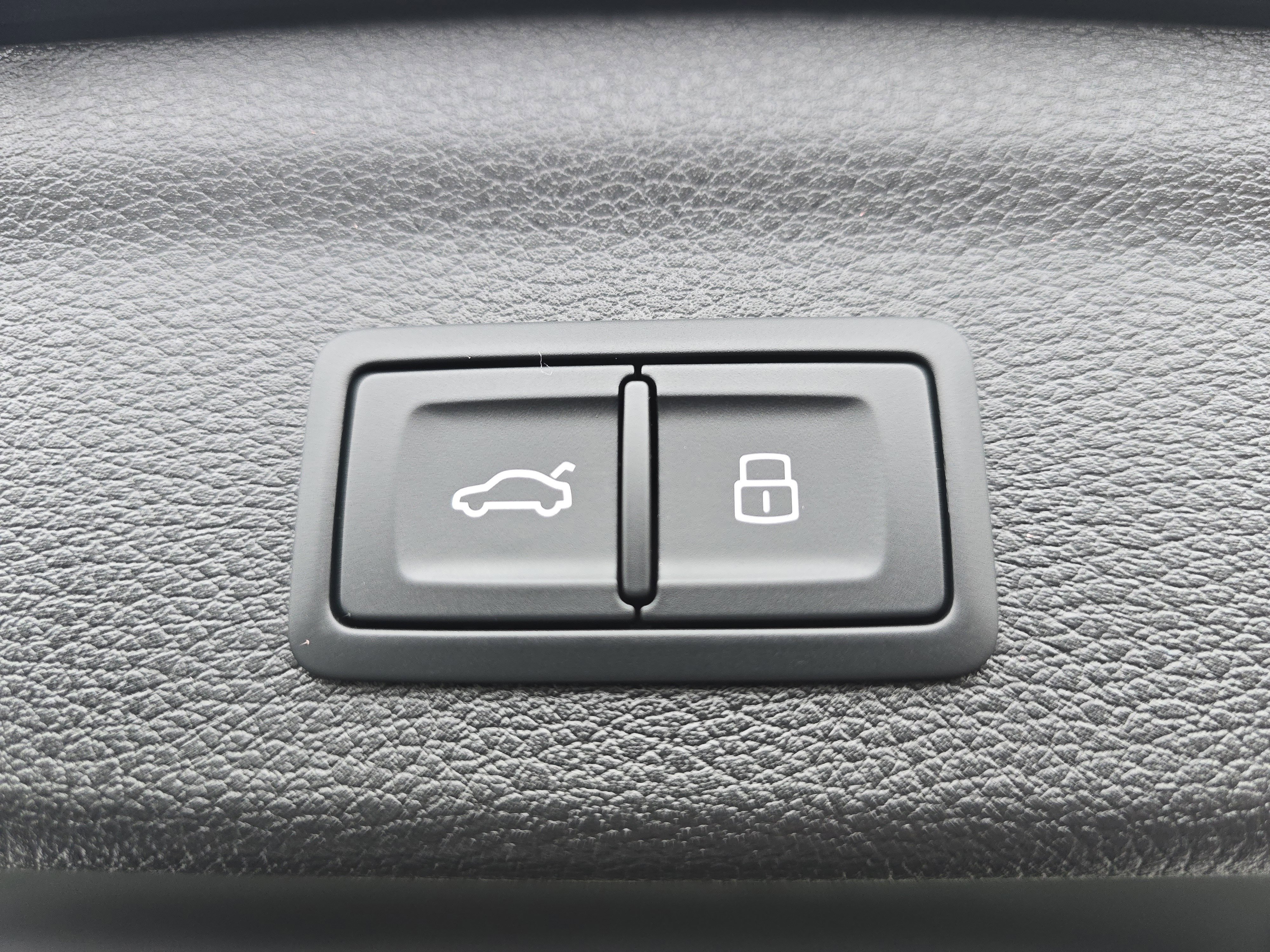 2025 Audi Q3 2.0T Premium