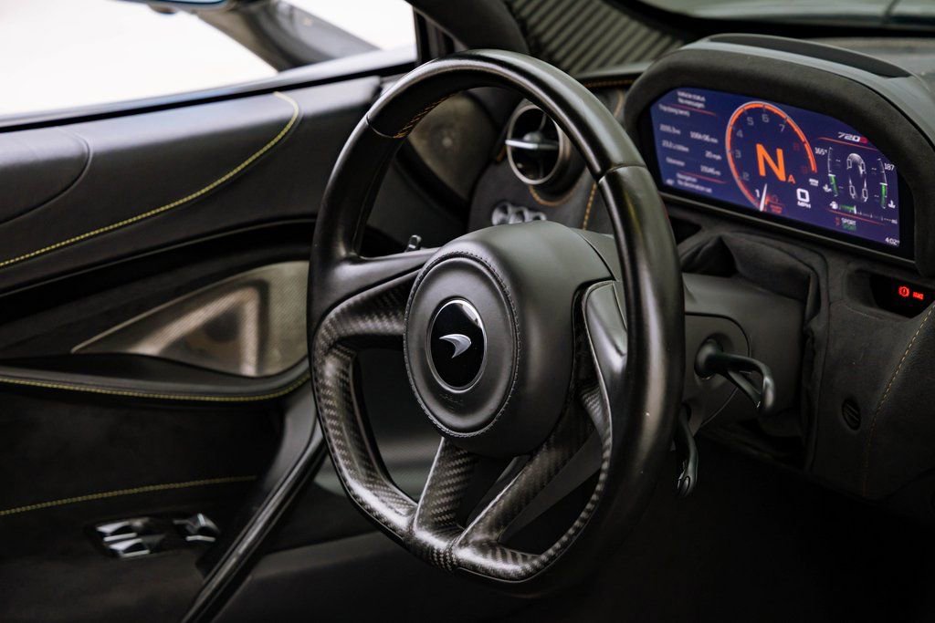 Used 2019 McLaren 720S Performance photo 25