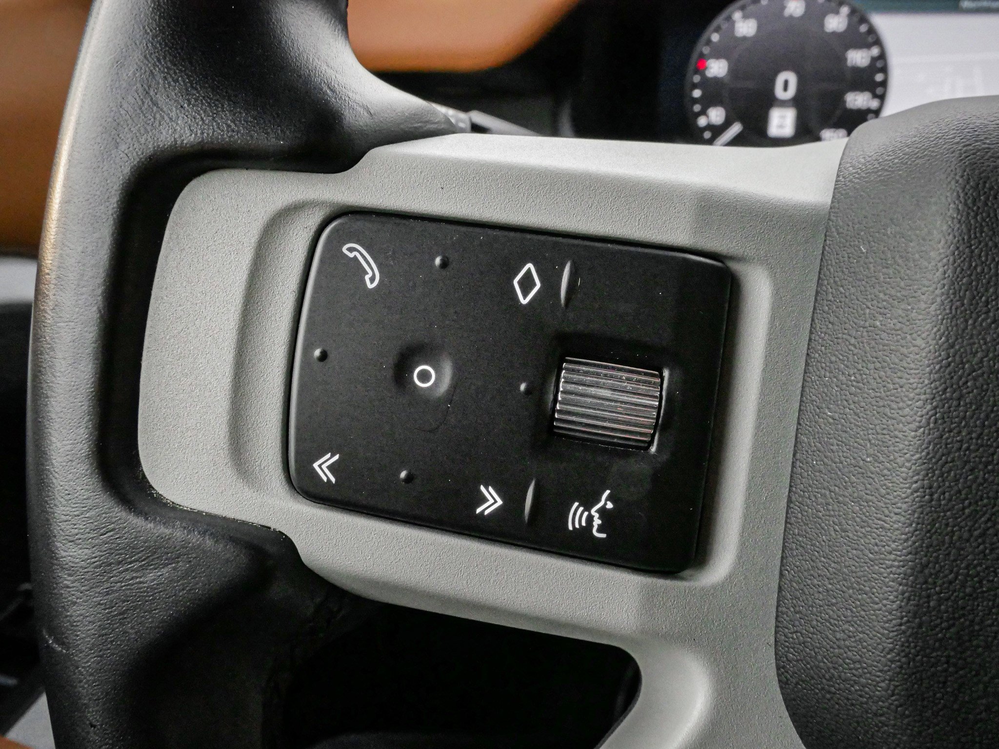 2023 Land Rover Defender 90 X-Dynamic SE