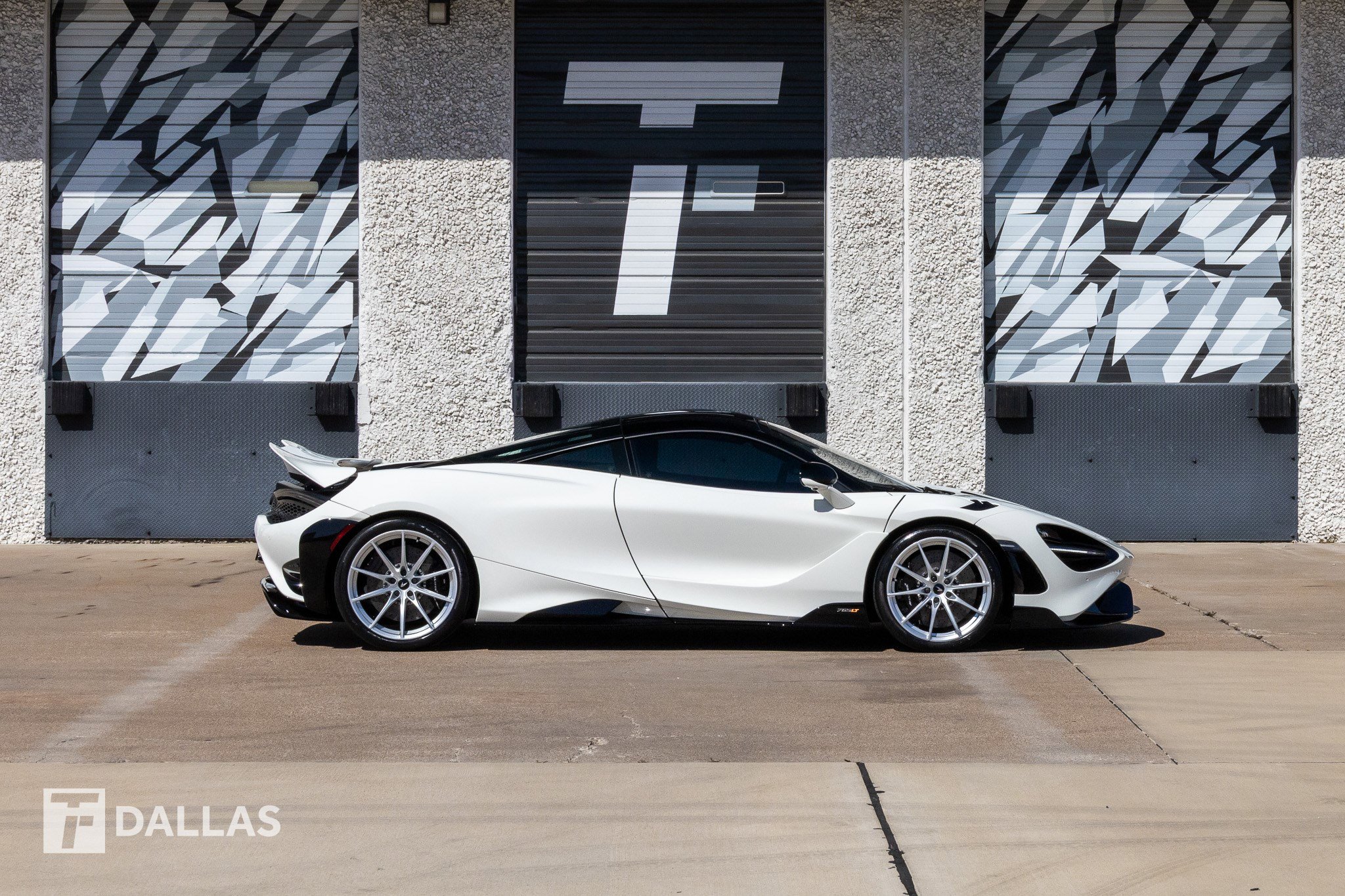 Used 2021 McLaren 765LT photo 19