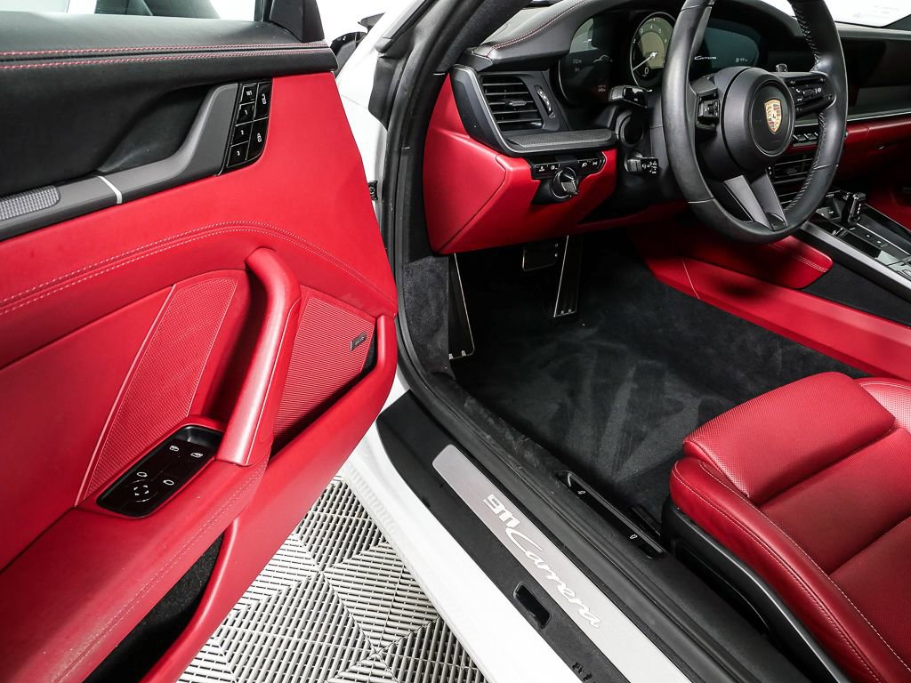 2020 Porsche 911 Carrera