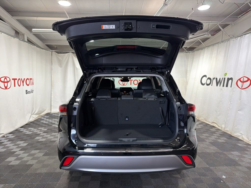 2026 Toyota Highlander Platinum