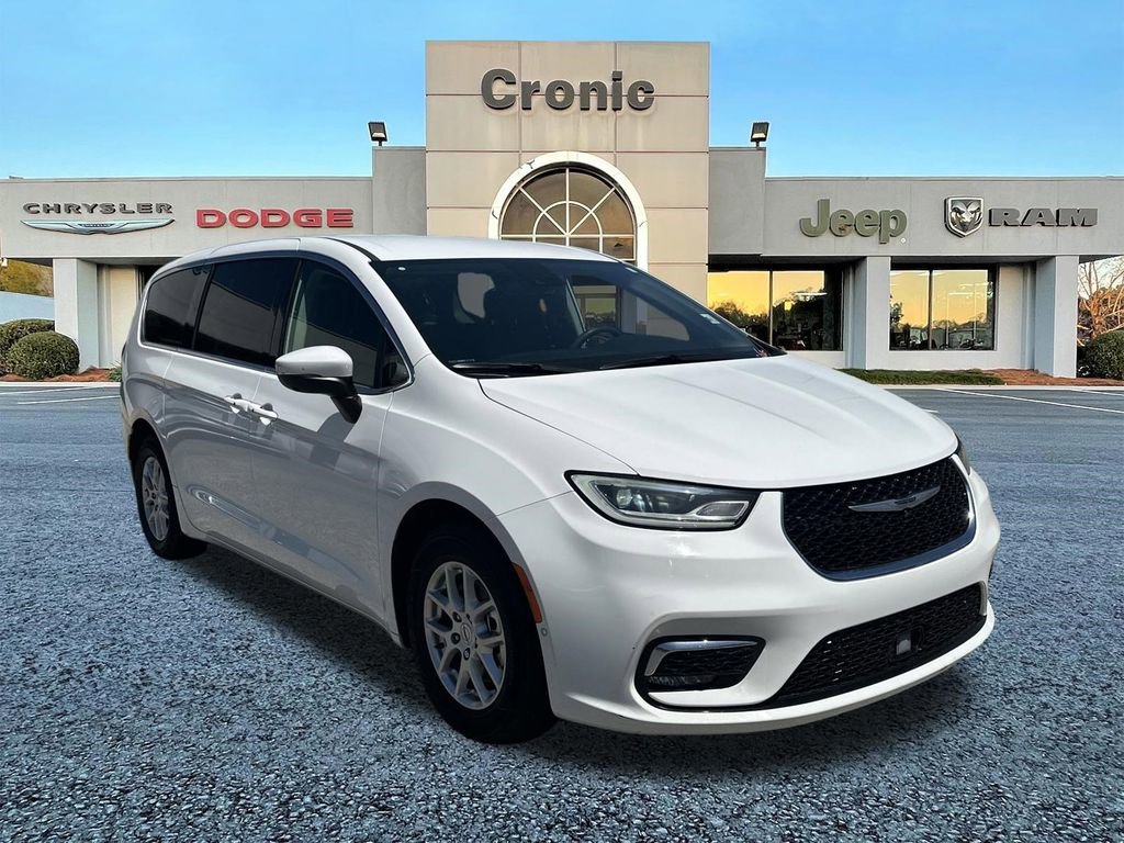 2023 Chrysler Pacifica Touring-L
