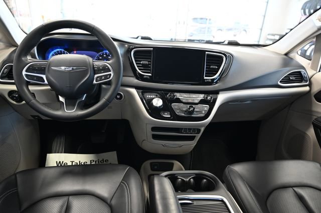 2024 Chrysler Pacifica Touring-L