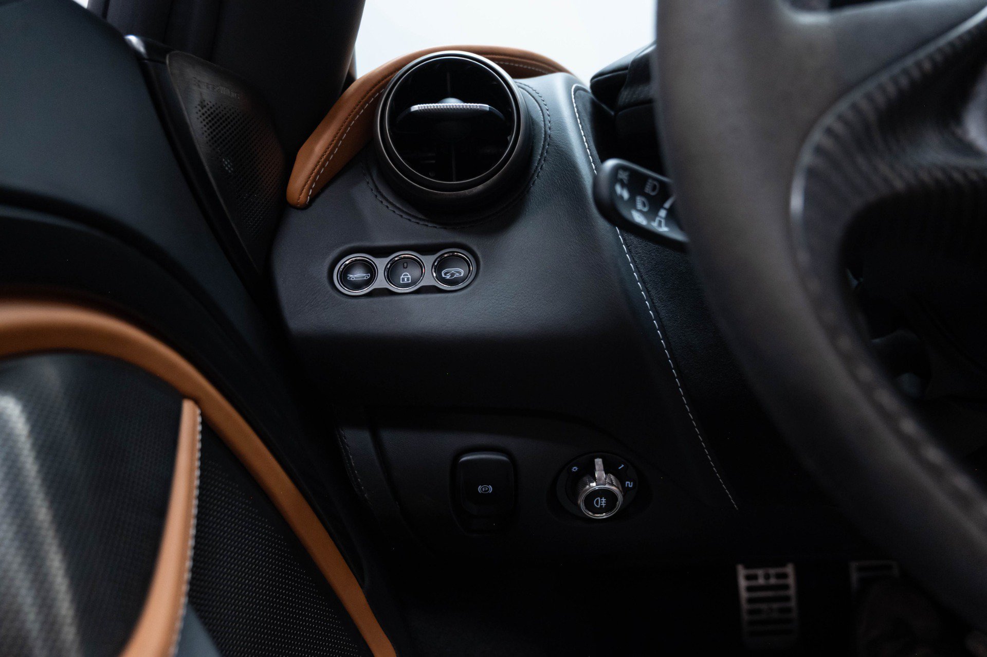 Used 2020 McLaren 720S Luxury photo 61