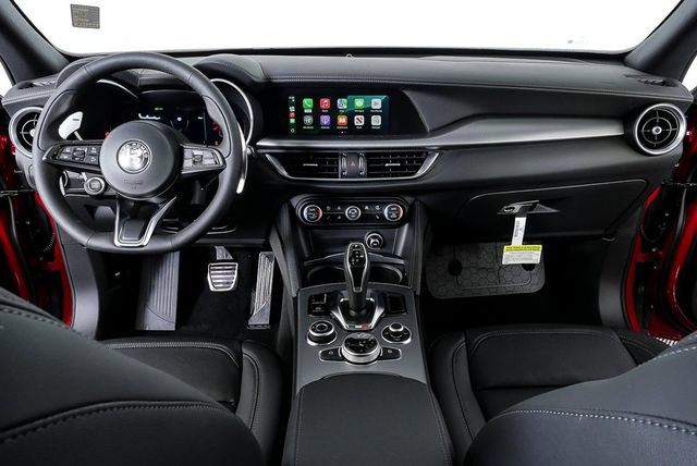 2025 Alfa Romeo Stelvio Sprint