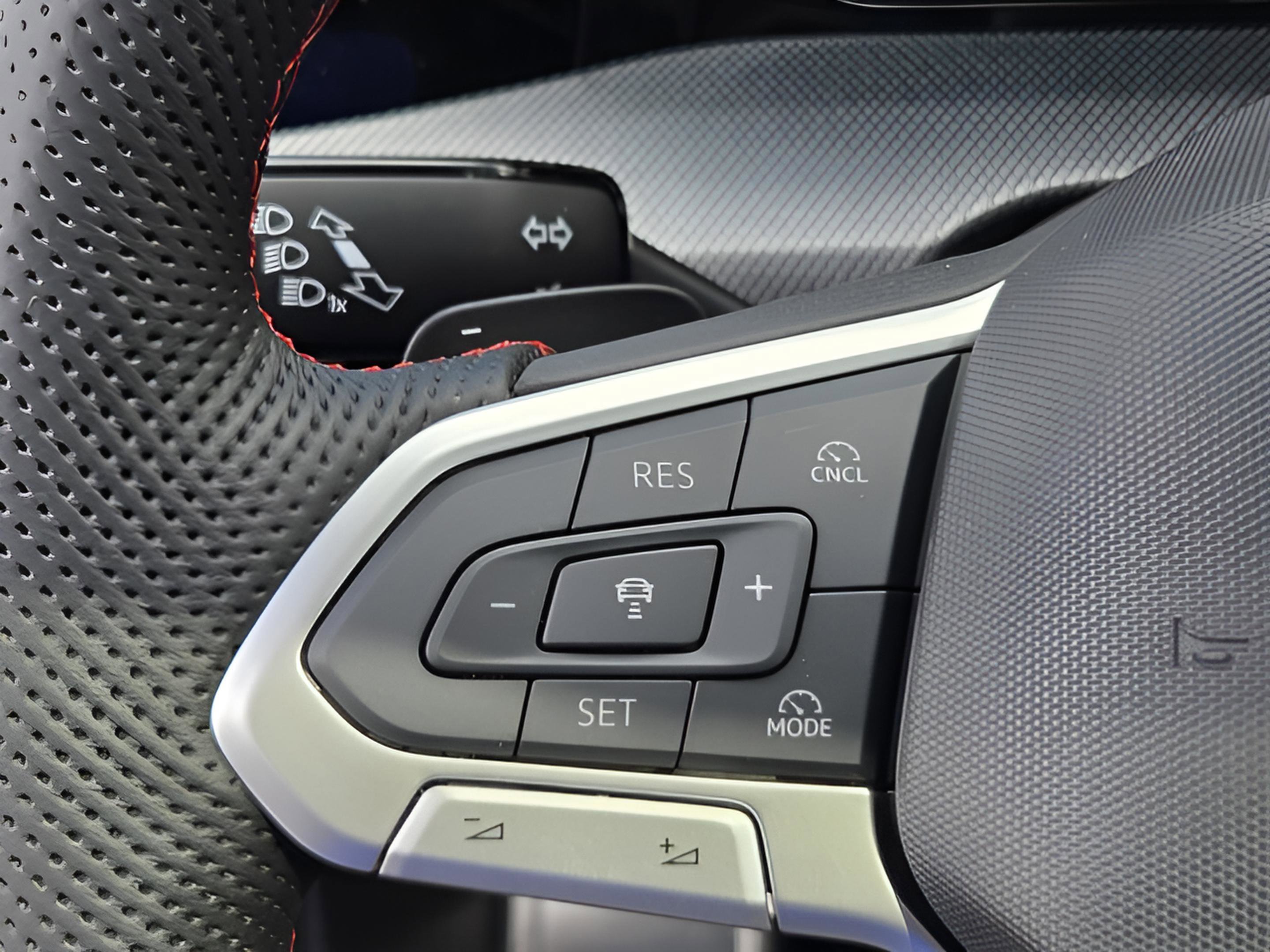 2026 Volkswagen Golf SE