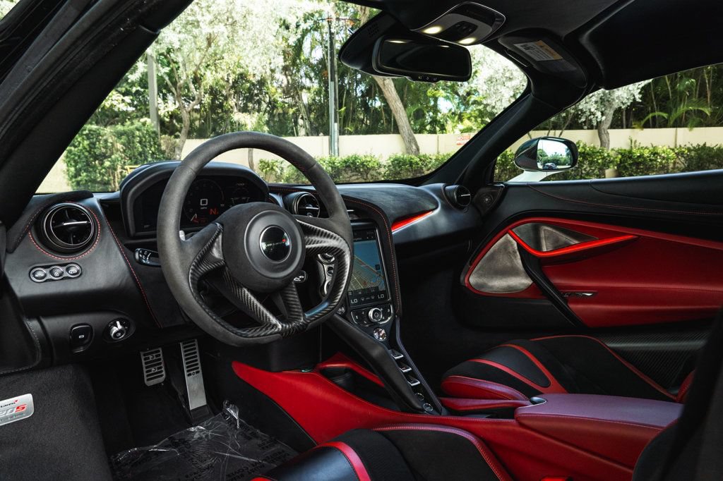 Used 2018 McLaren 720S Performance photo 16