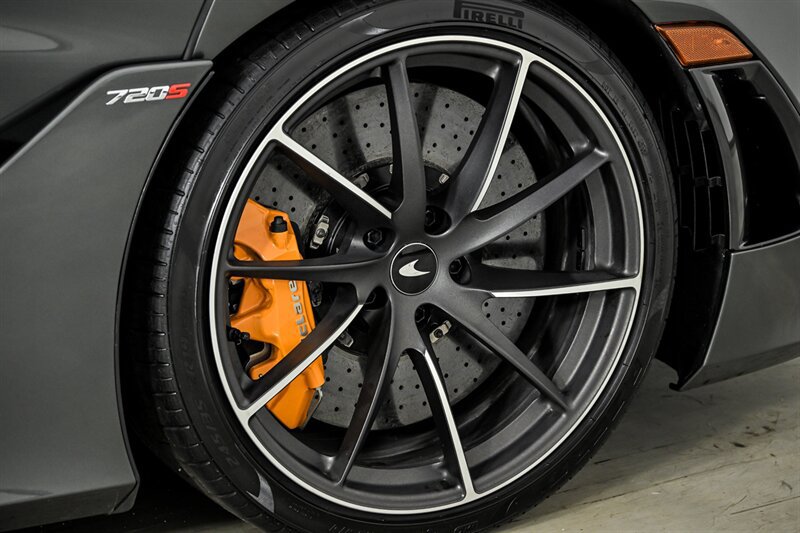 Used 2019 McLaren 720S photo 14
