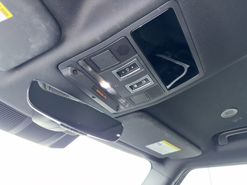 2025 Land Rover Defender 110 S