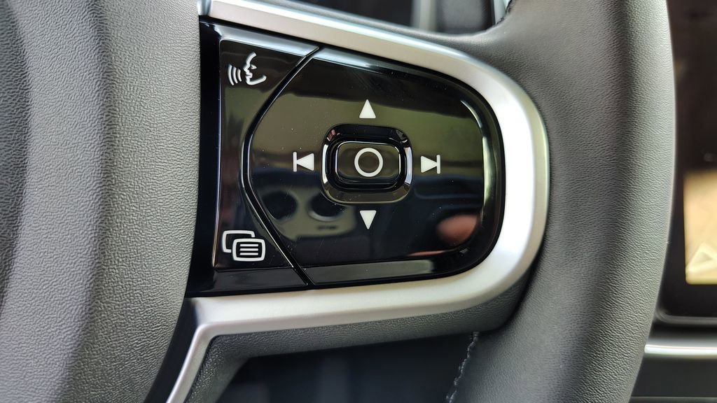 2026 Volvo Xc90 B6 Plus