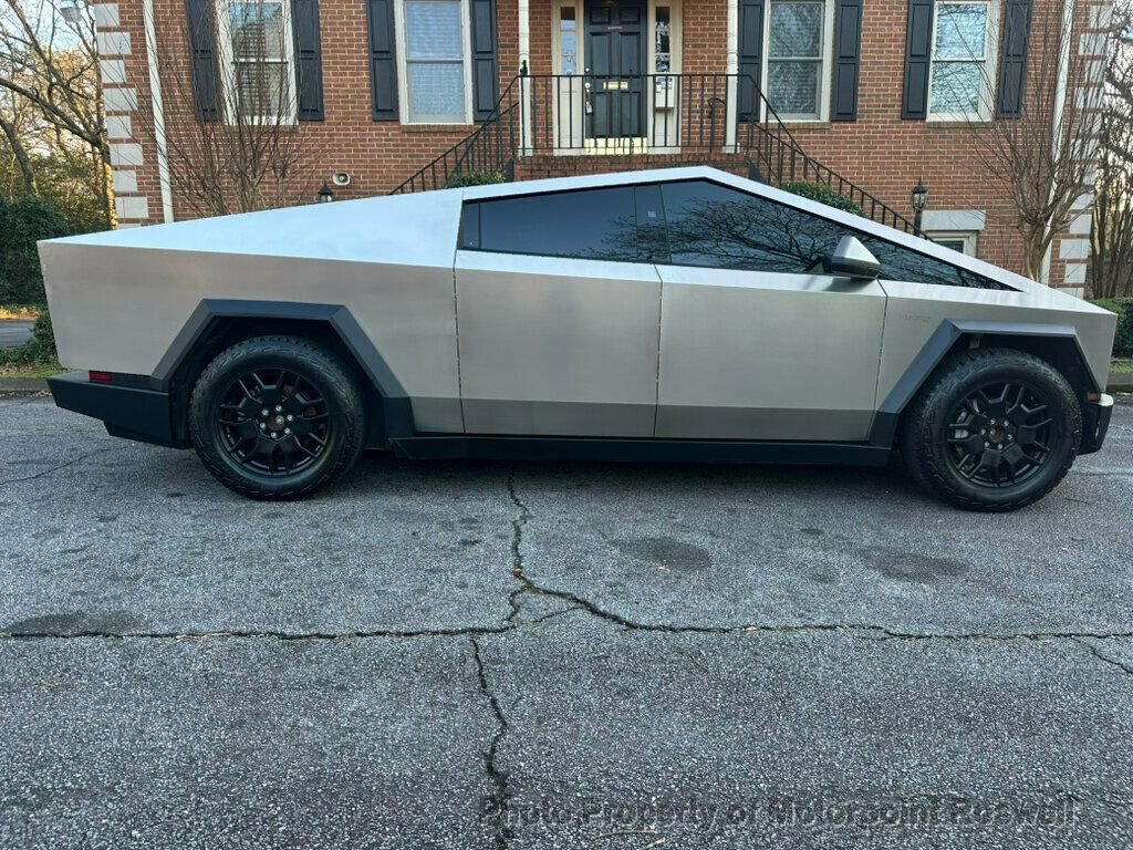 2024 Tesla Cybertruck AWD Crew Cab