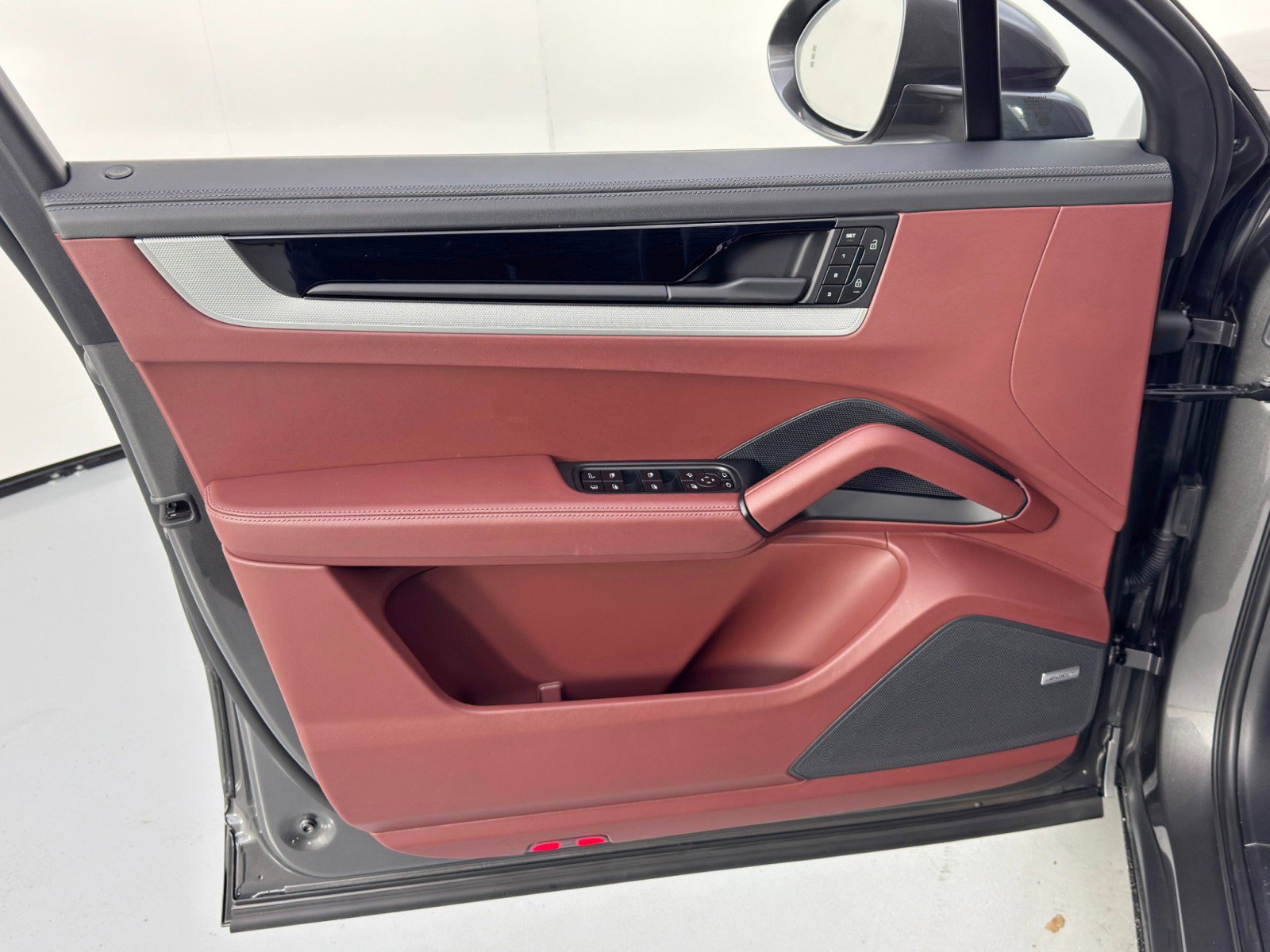 2025 Porsche Cayenne S