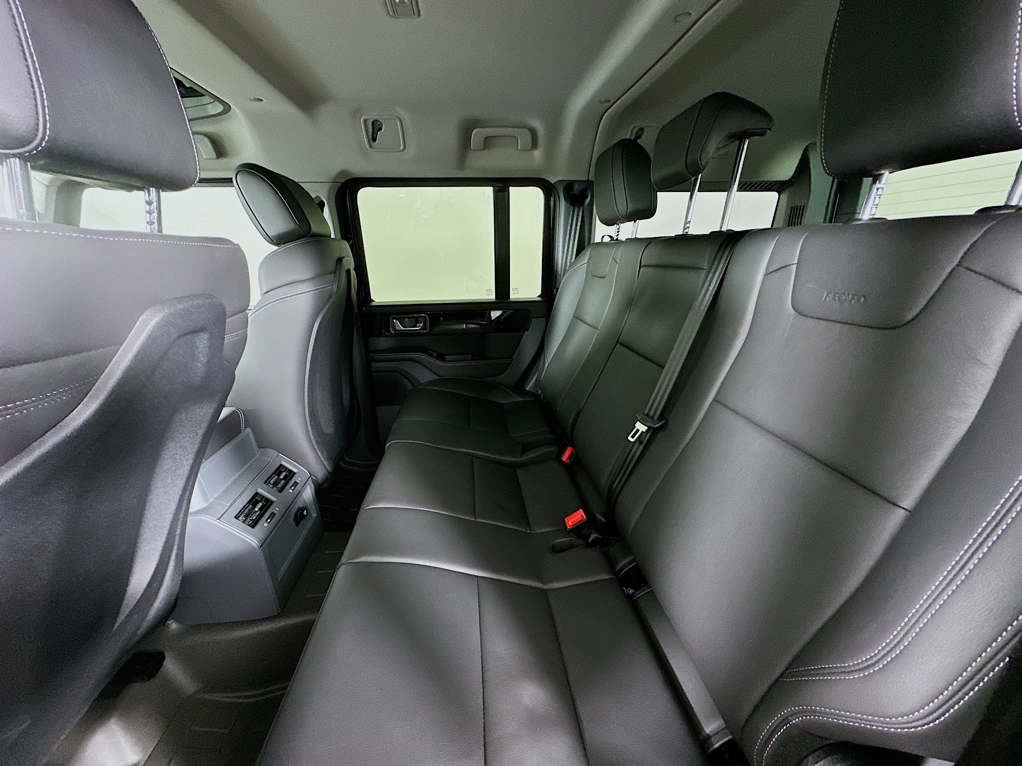 2024 INEOS Grenadier Fieldmaster Edition