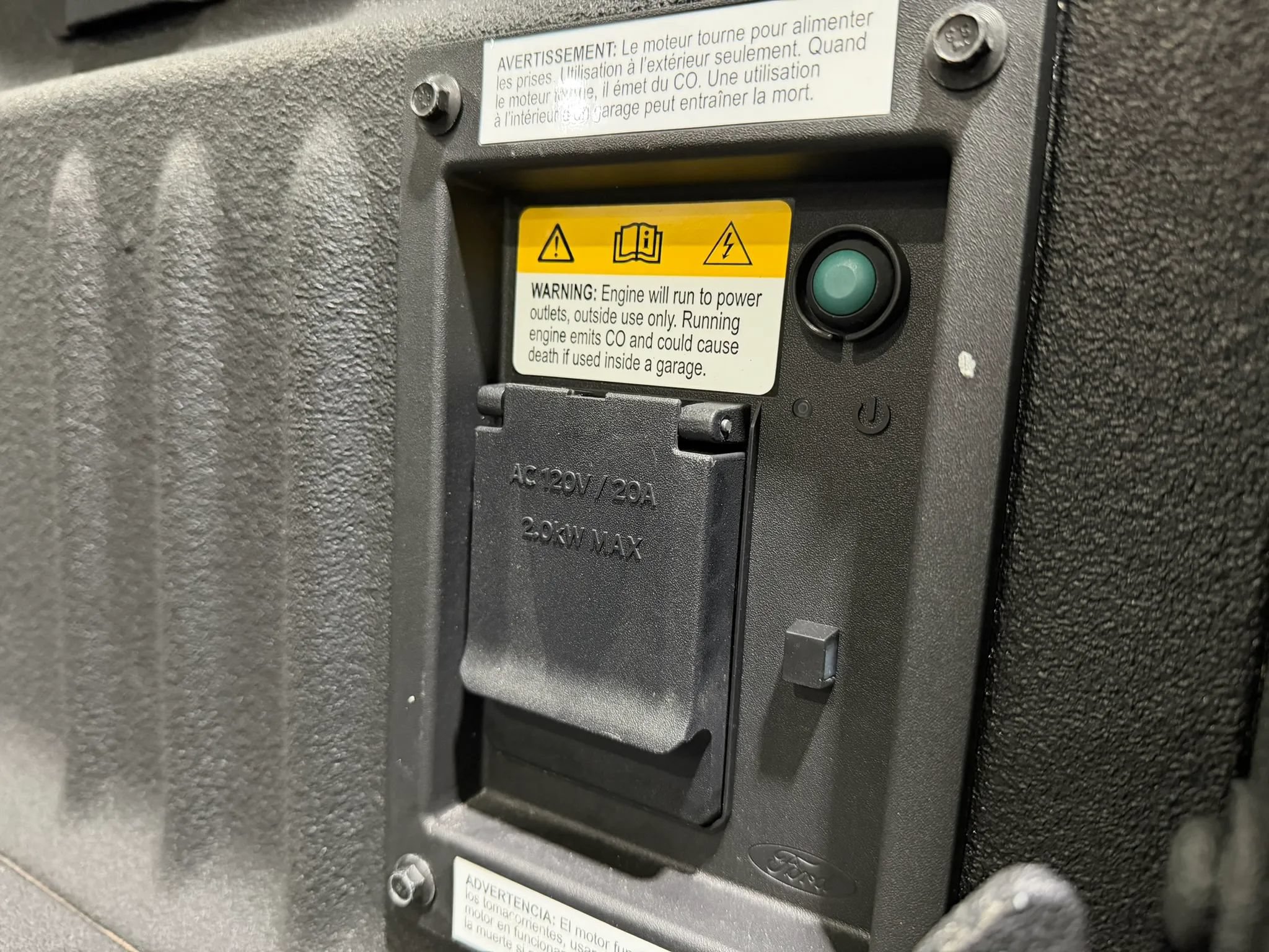 2025 Ford F-450 Super Duty Platinum - Photo 13