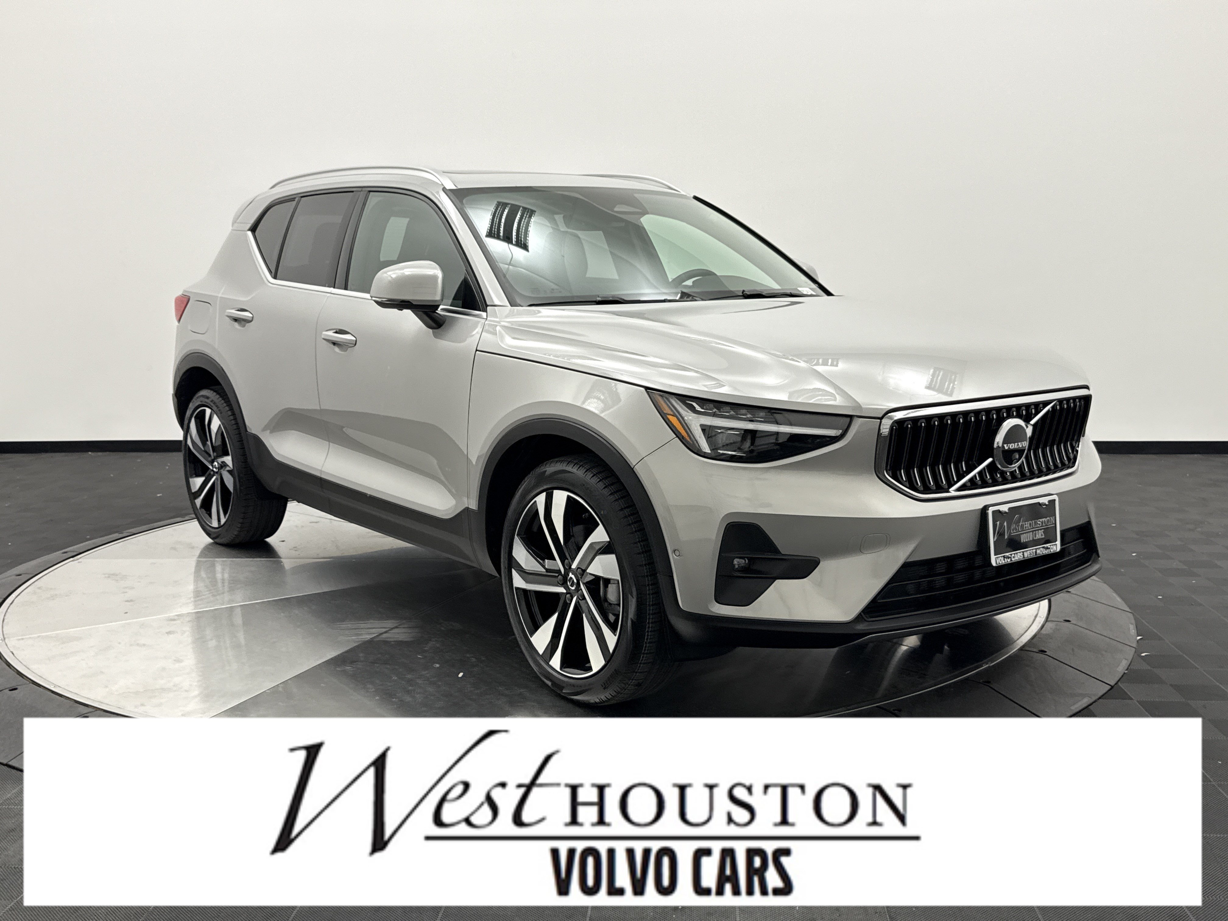 Certified 2024 Volvo XC40 B5 Plus
