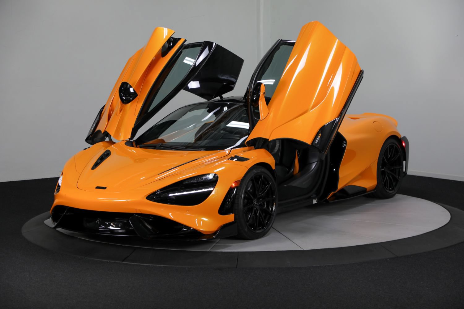 Used 2021 McLaren 765LT photo 6