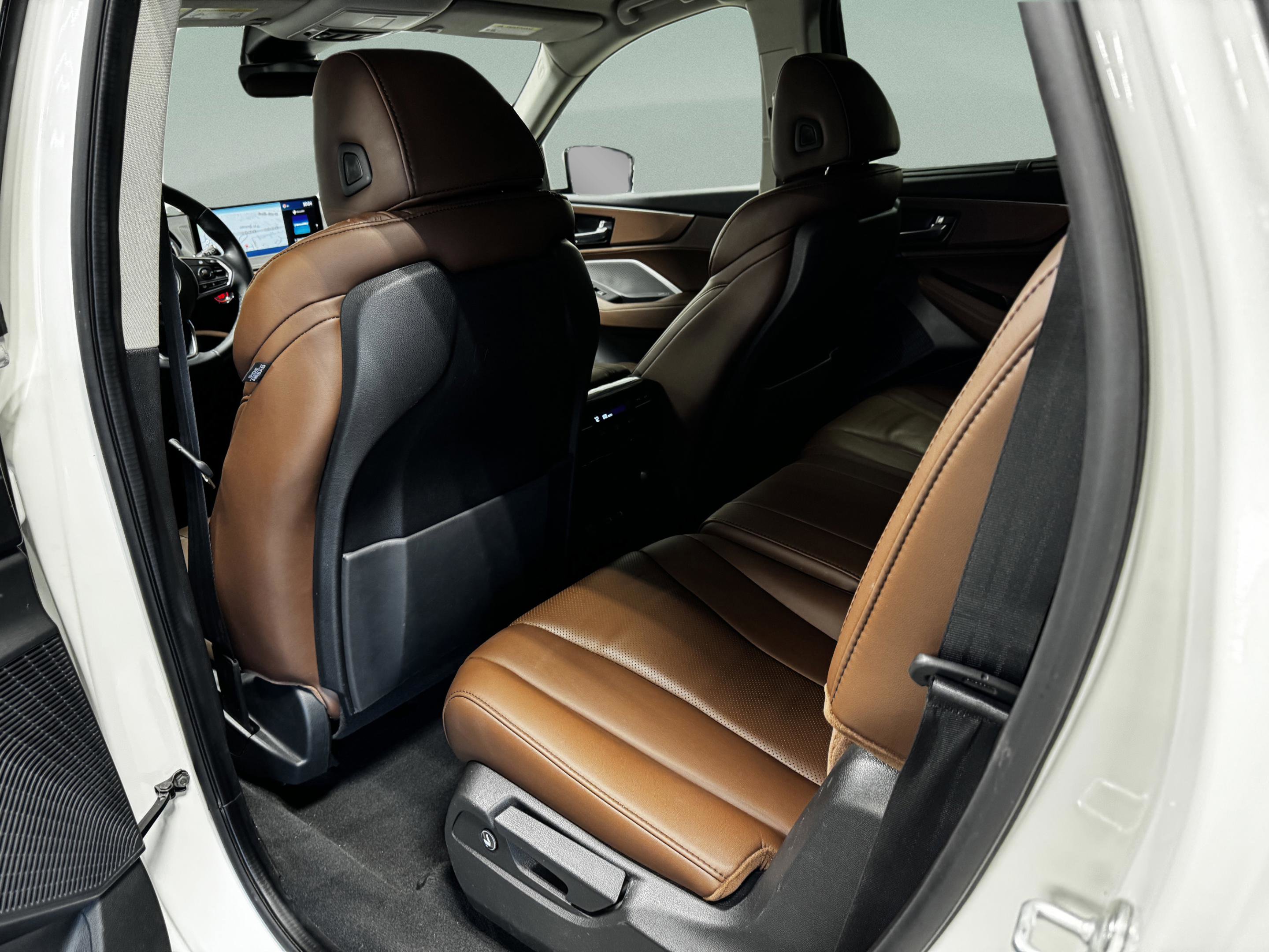 2023 Acura MDX FWD w/ Technology Package