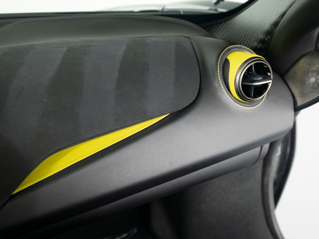 Used 2018 McLaren 720S Performance photo 27