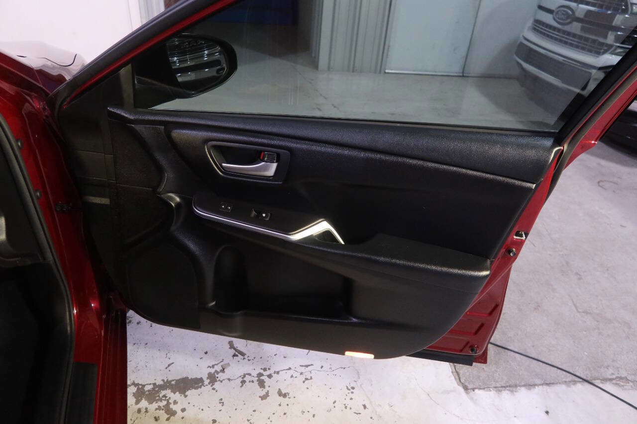 2017 Toyota Camry SE