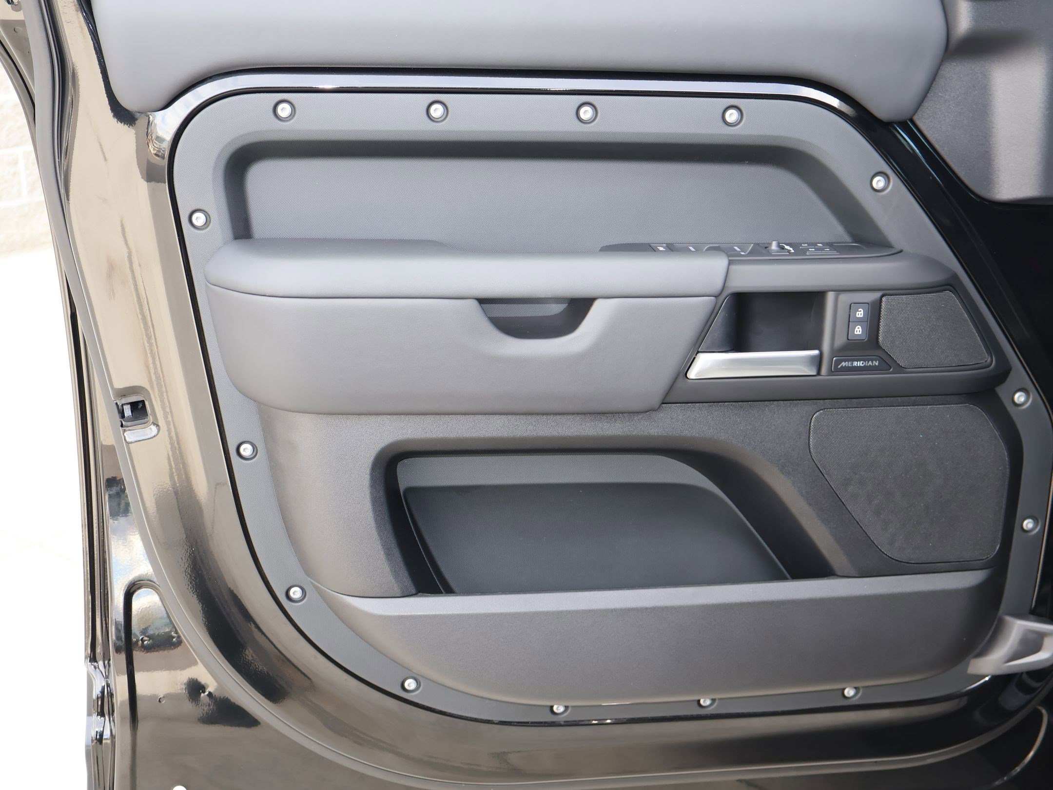 2025 Land Rover Defender 110 S