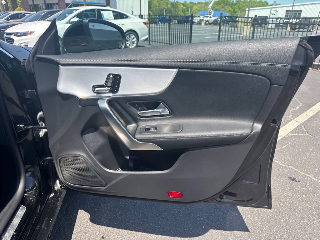 2025 Mercedes-Benz CLA 250