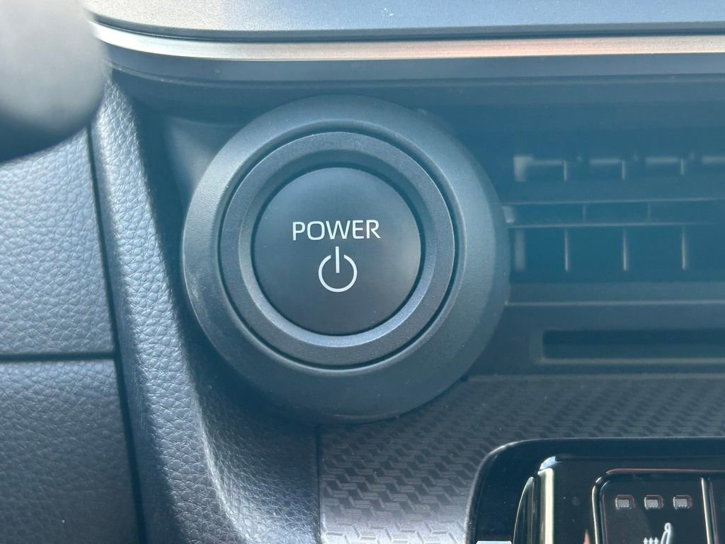 2025 Toyota Prius XLE