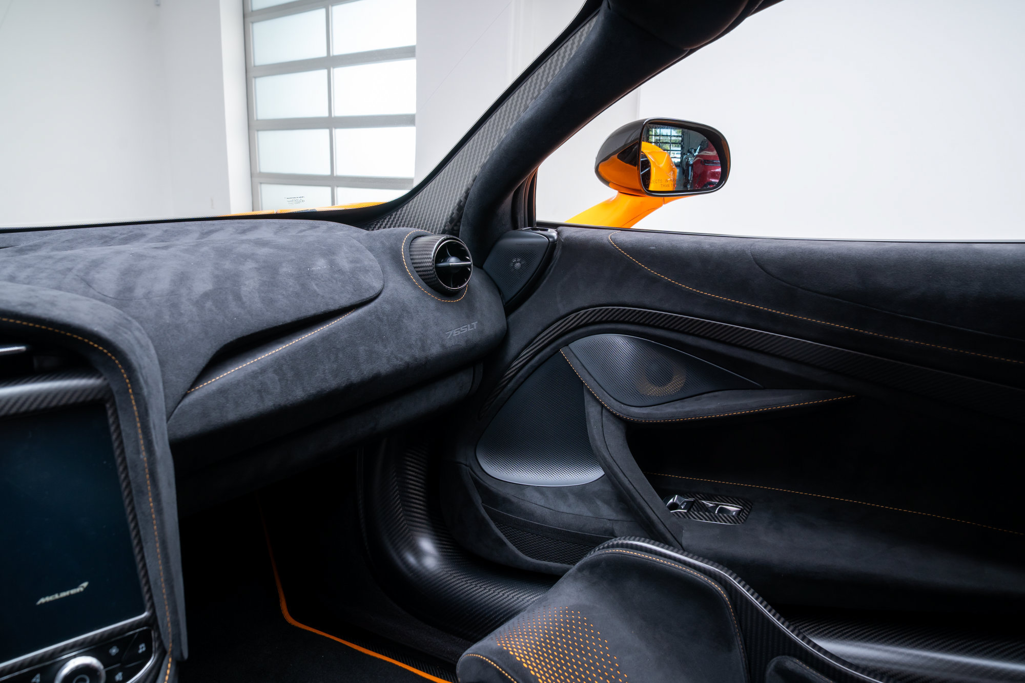 Used 2021 McLaren 765LT photo 17